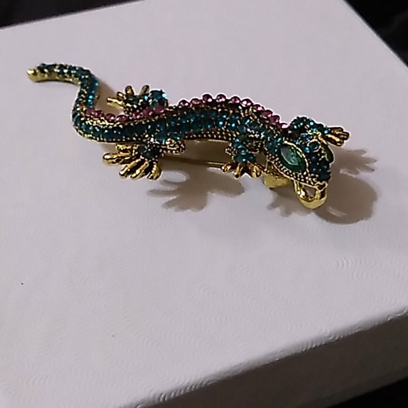 Green Multicolor Crystal Lizard Necklace Pin Broach on Diamond Cut 18k GD Chain - Picture 5 of 9